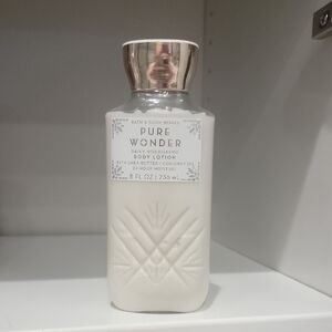 Bath & Body Works Pure Wonder Lotion